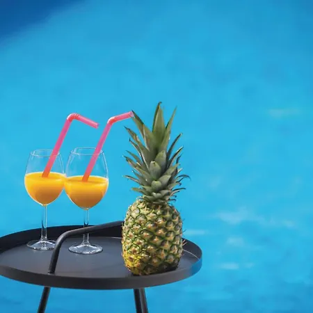 Awesome In With Sauna Casa de Férias *