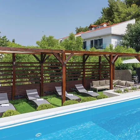 Awesome In With Sauna Casa de Férias Skradin