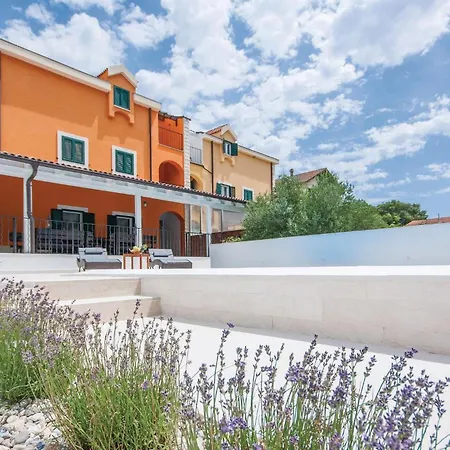 Ferienhaus Awesome Home In Skradin With Sauna *