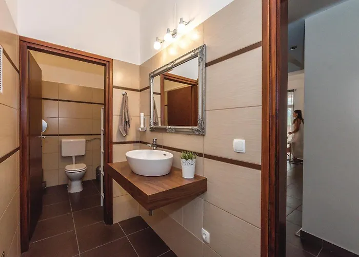 Awesome Home In Skradin With Sauna *