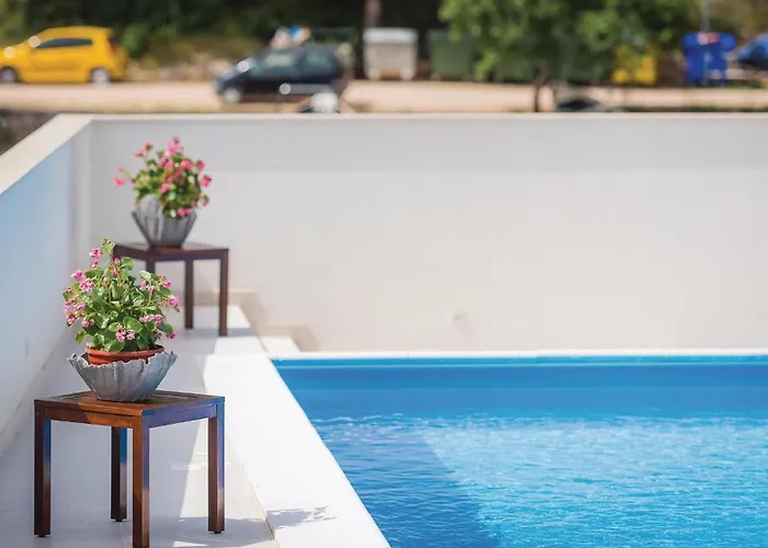 Awesome Home In Skradin With Sauna