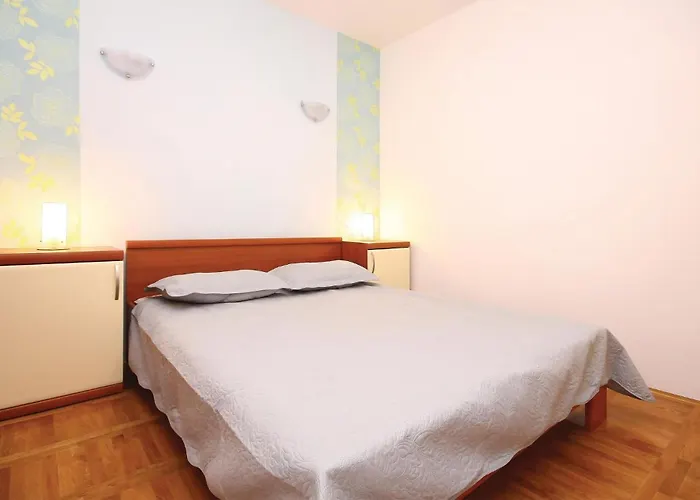 Awesome Home In Skradin With Sauna